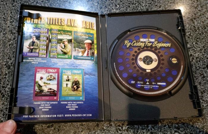 2 Fishing Dvd's (good Condition).