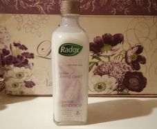 Radox Solutions Gentle Embrace rich foam bath