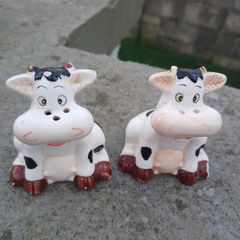 Vintage Ceramic Cow Salt & Pepper Shaker