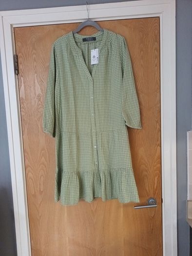 Primark  Dress.   S. M - 14.    B.N.W.T