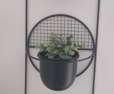 Tier metal plant holder