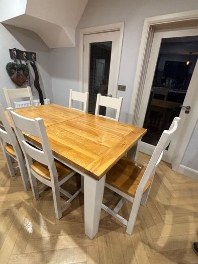 Solid Oak Extendable Dining Table & 6 Chairs - off white/cream
