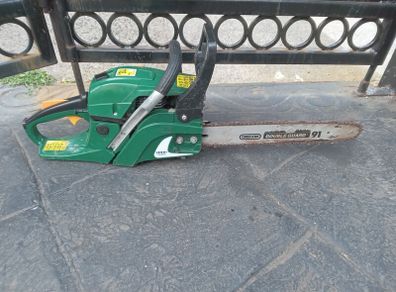 chainsaw
