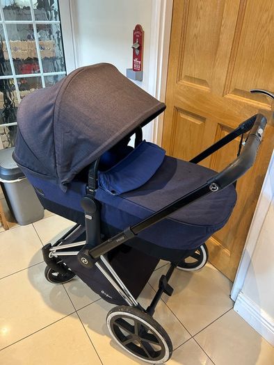 Cybex Priam buggy with 2 in 1 light seat