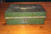 vintage cash box