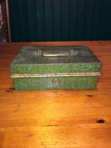 vintage cash box