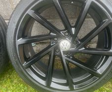 18" vw alloys Spielberg gloss black