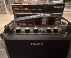 Roland AC Mobile acoustic guitar Amp
