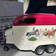 Schleich horse box, jeep, horse, people etc