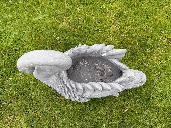 SWAN garden Pot