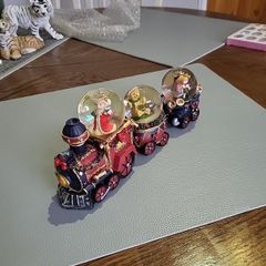 Snowglobe santa train