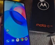Motorola E 30