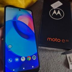 Motorola E 30
