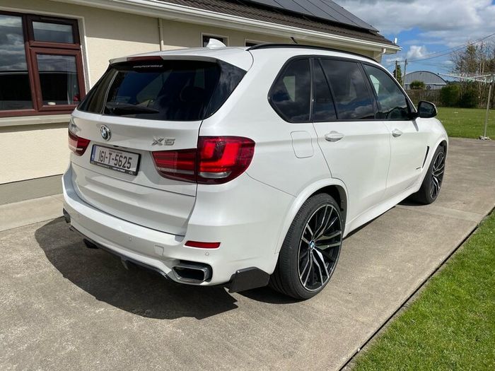 2016 BMW X5 xDrive40e m Sport - High Spec