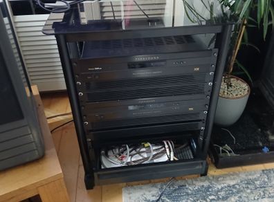 Parasound New Classic 2125 Amp-Rig