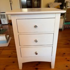 White locker with 3 drawers