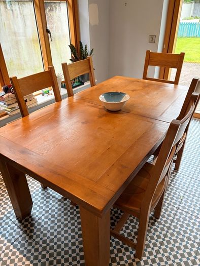 Solid Wood Extendable Table