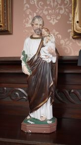 Saint Joseph with the Child Jesus Statue