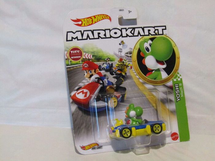 Hot Wheels Mario Kart Green Yoshi Diecast Car Brand New Sealed