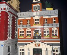 lego town hall modular 10224