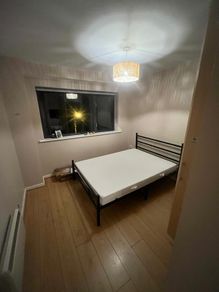 Double Bed Frame (No mattress)