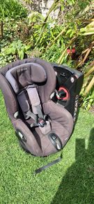 Maxi Cosi Axiss swivel car seat 9- 18kgs