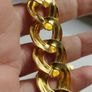A striking and stylish vintage gold-tone necklace. Image 6