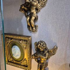 2 Vintage pair of plaster Italian wall hanging cherubs