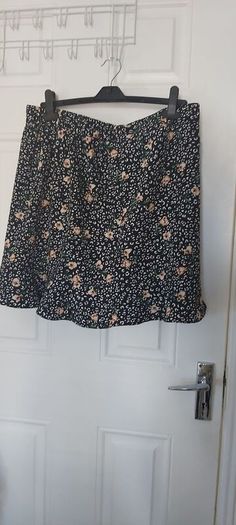 Ladies skirt Dunnes