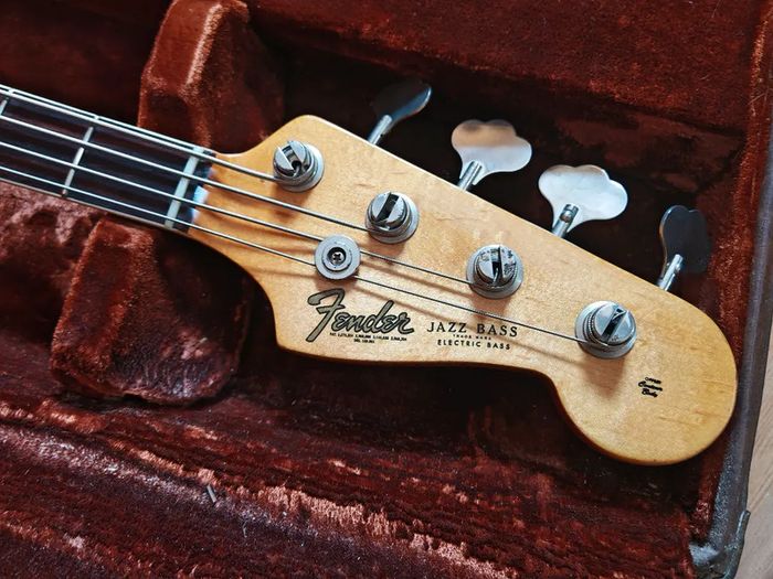 Vintage 1966 Fender Jazz Bass