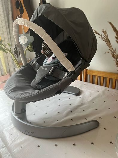 Nuna Leaf rocker / swing