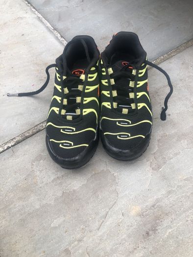 Nike Air Max tuned 1 - kids size 13.5 uk