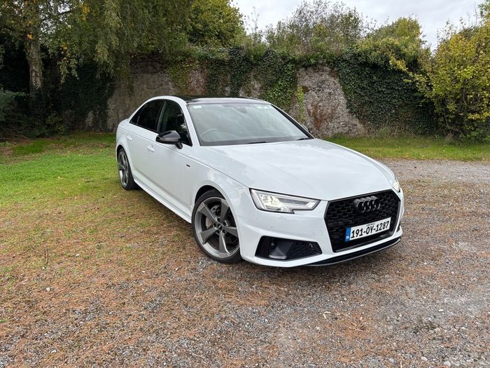 2019 Audi A4 Quattro (LOW KMS)