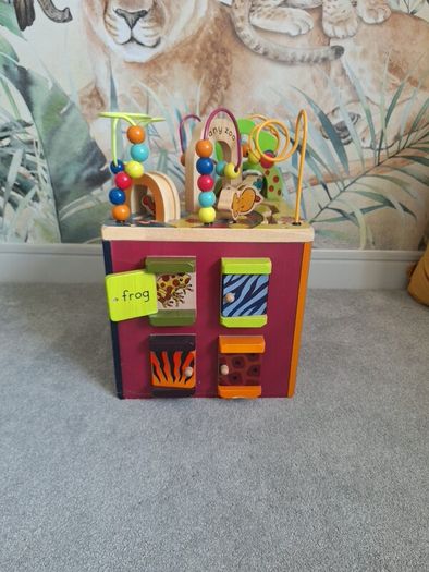 Zany Zoo Activity Cube
