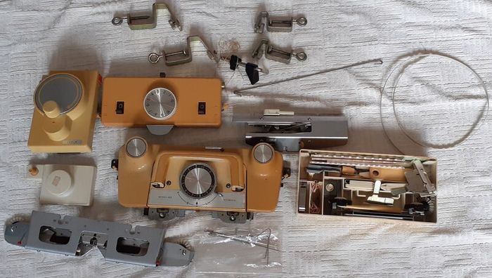 Empisal Knitmaster Knitting Machine