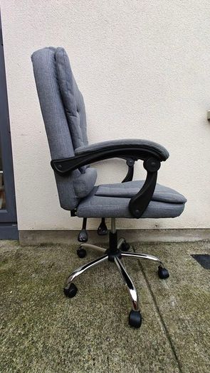 Ergonomic office chair