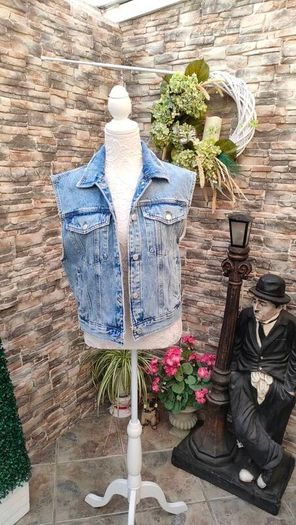 Pull & Bear Distressed Denim Sleeveless Jacket  Unisex  Size Small