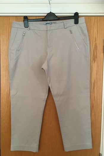 DKNY Cropped Trousers 16 New  in Beige Stone colour