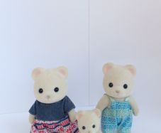 Sylvanian Polar bear family