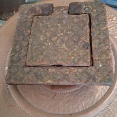 cast iron manhole cover