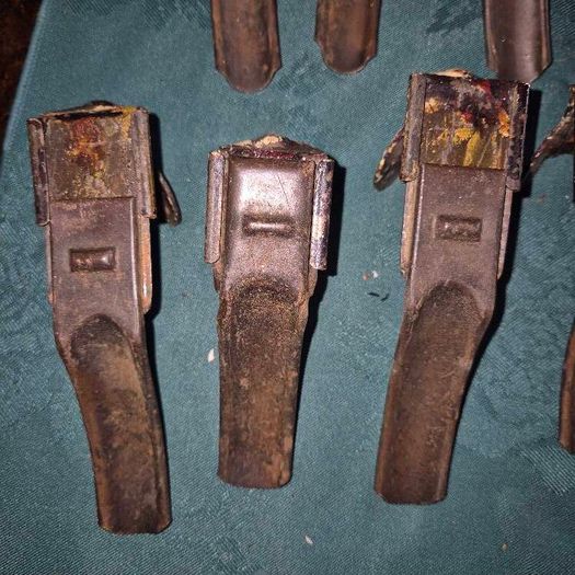 Rare Antique carpet clips x30 in metal copper tone