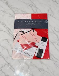 New Next Heart Gift Wrapping Kit