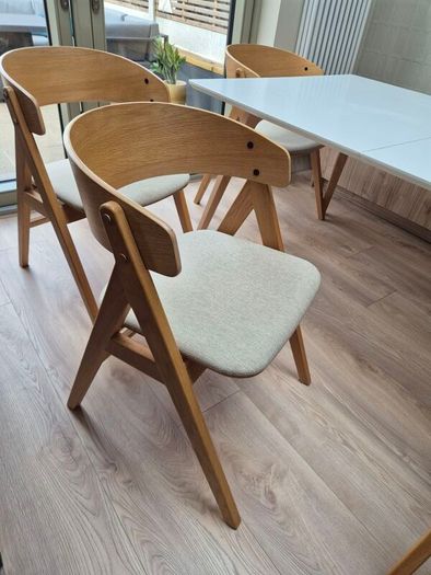 4 Oak dining chairs