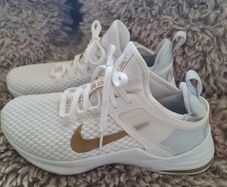 Fitness shoes Nike Air Max Bella TR2, UK3.5, EUR 36.5, 23 CM