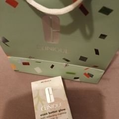 clinique Even better glow light reflecting make up