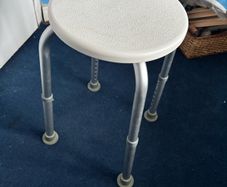 adjustable shower stool