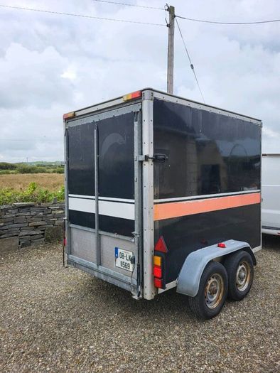 Box trailer