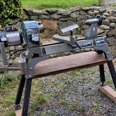 Wood turning lathe