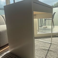 Computer desk