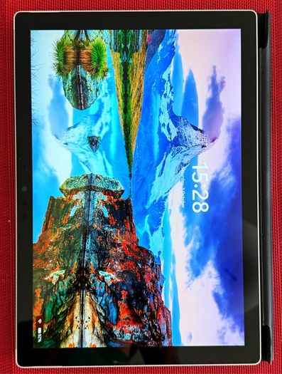 Microsoft Surface Pro 5 - Core i5 - 8gb RAM - 256gb SSD - Dockstation